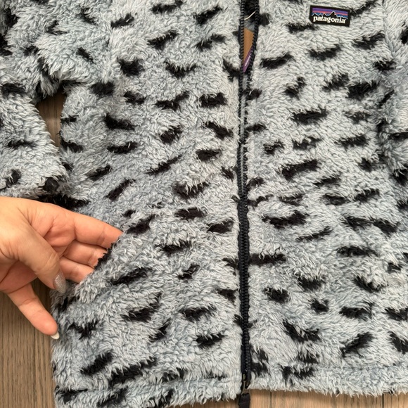 Patagonia NWT Kids 4T Baby Furry Friends Fleece Hoody in Blue Gray Bat Print - Picture 4 of 9